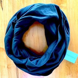 Beyond Yoga pocket Infinity Scarf